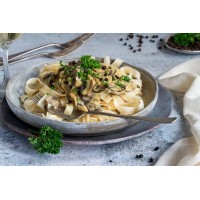 Паста с грибным соусом из шампиньонов