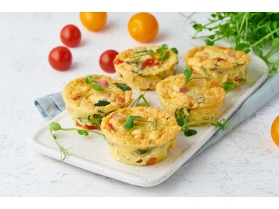 Омлет, запеченный с беконом и овощами в порционных формочках