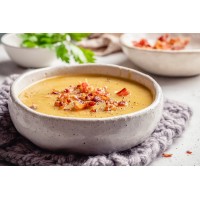 Гороховый суп с жареным беконом