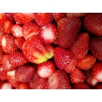 Куриные грудки в кисло-сладком соусе с клубникой и базиликом